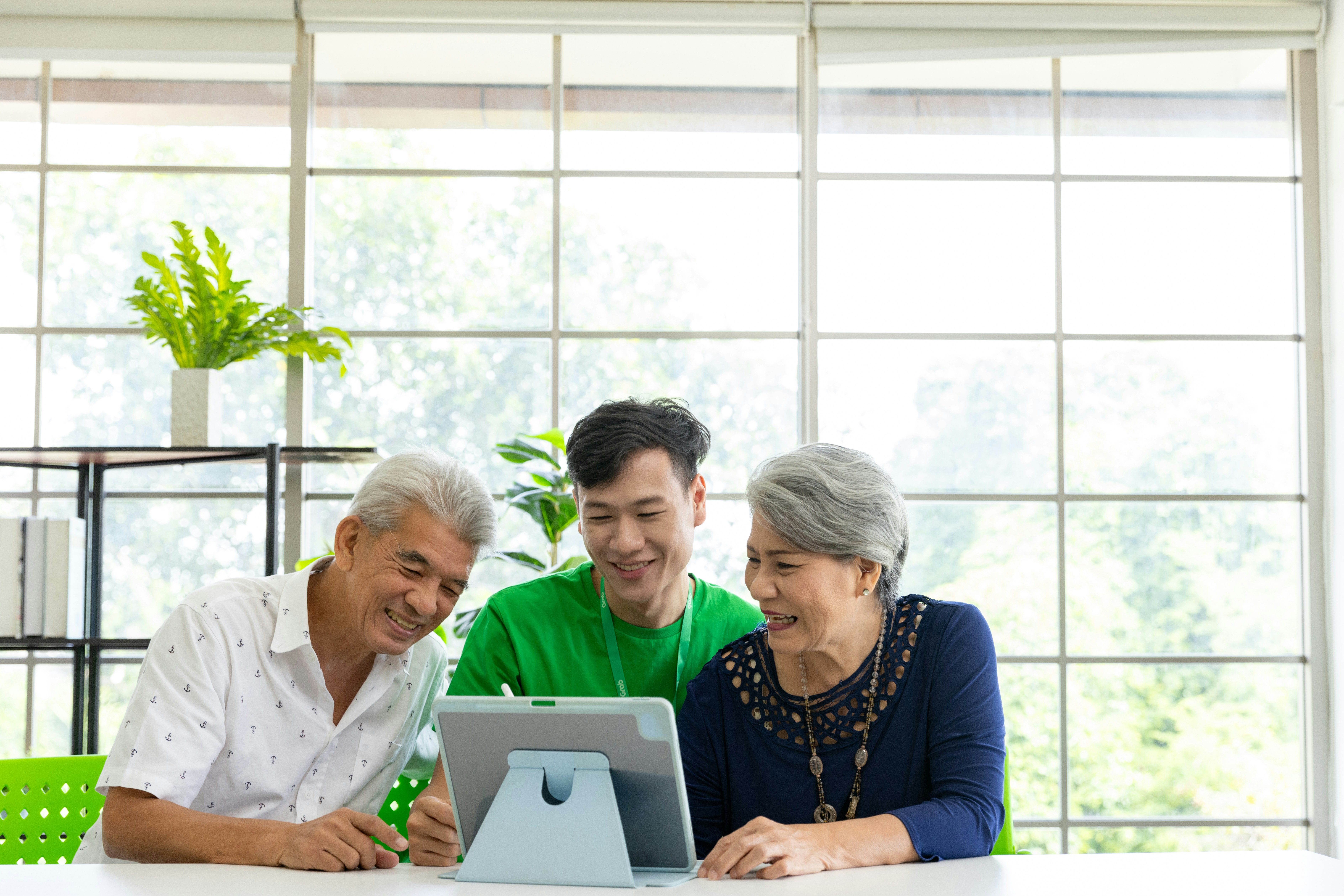 How to Set Up Device Integration in FamilyLocator for Beginners