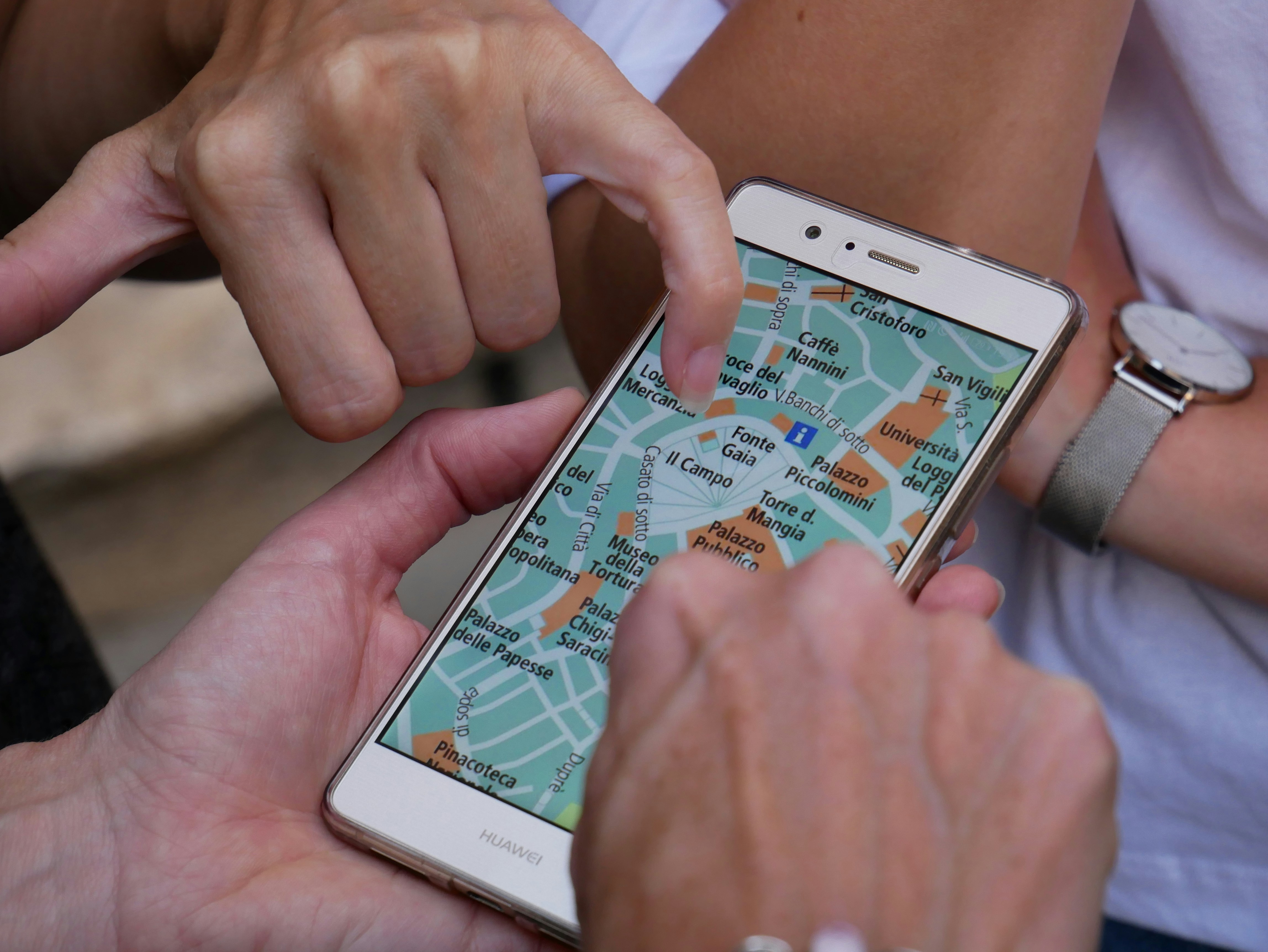 Top Safety Tips When Sharing Your Location Online